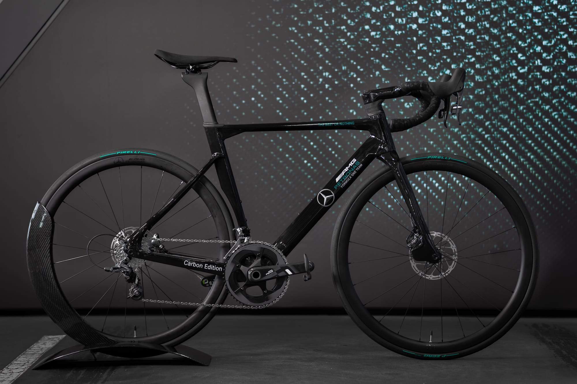 Mercedes-AMG PETRONAS F1® Team V12 Road Edition