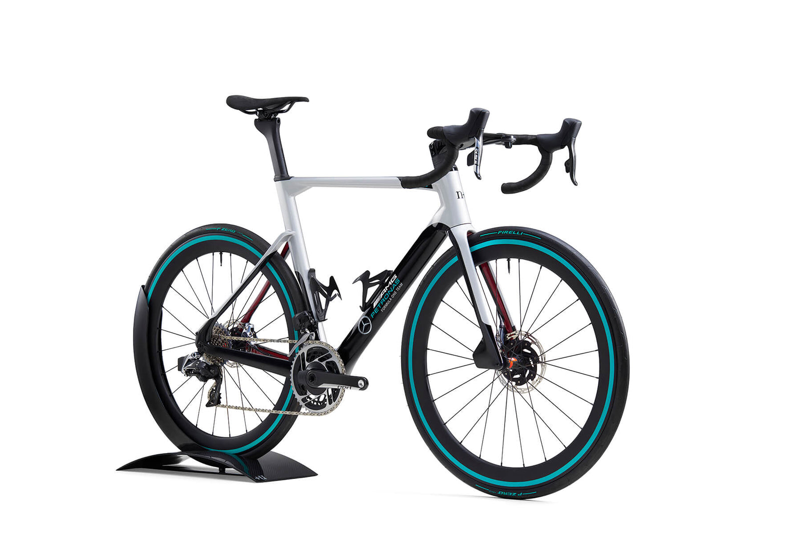 Mercedes-AMG PETRONAS F1® Team V13 Road Edition