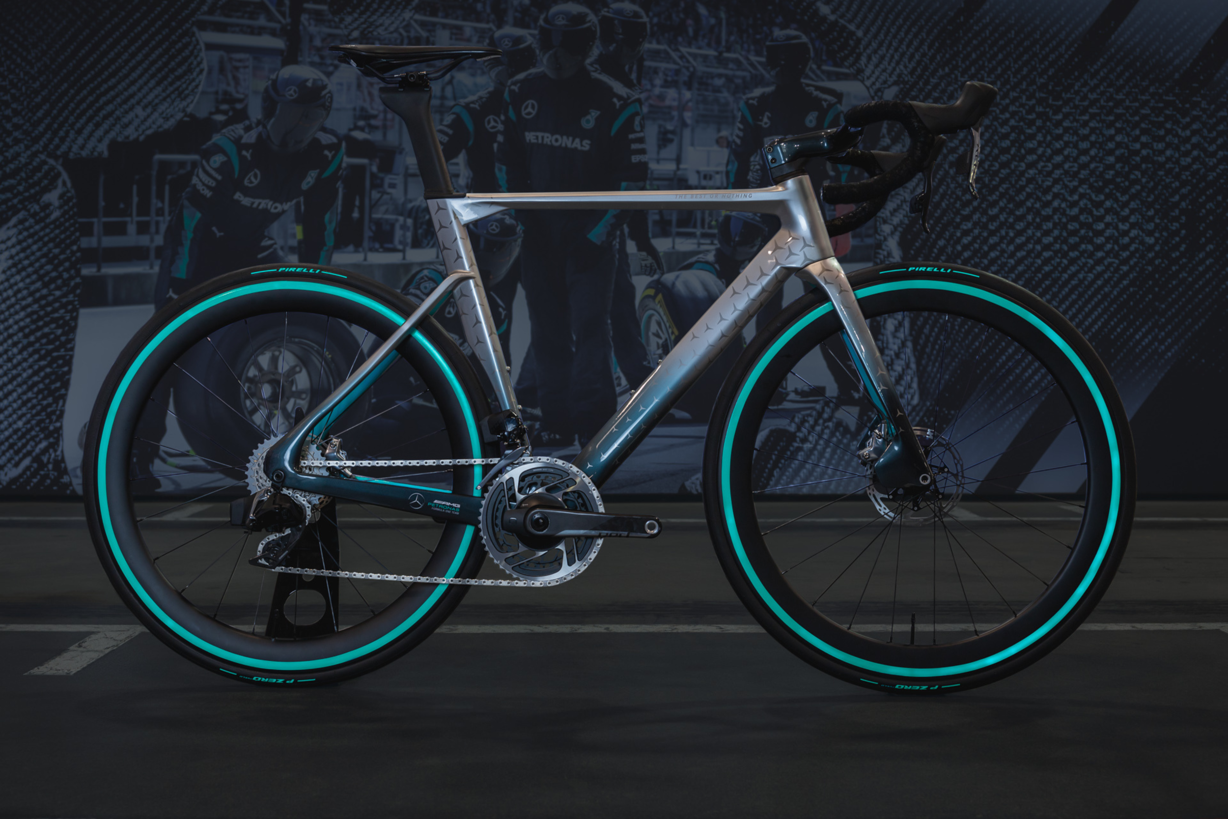Mercedes-AMG PETRONAS F1® Team V11 Road Edition